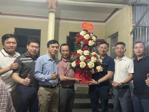 Câu lạc bộ trẻ dòng họ Hoàng Bùi chúc mừng Tổng giám đốc HanoPhavico Hoàng Nam Trung